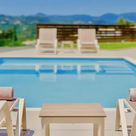 Estasia Luxury With Private Pool By Dadovillas *