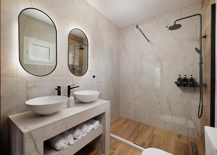 Estasia Luxury With Private Pool By Dadovillas Koméno