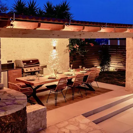 Estasia Luxury With Private Pool By Dadovillas Вилла