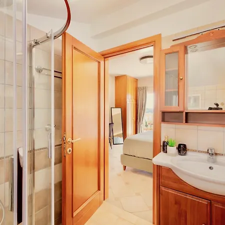 Villa Estasia Luxury With Private Pool By Dadovillas Koméno